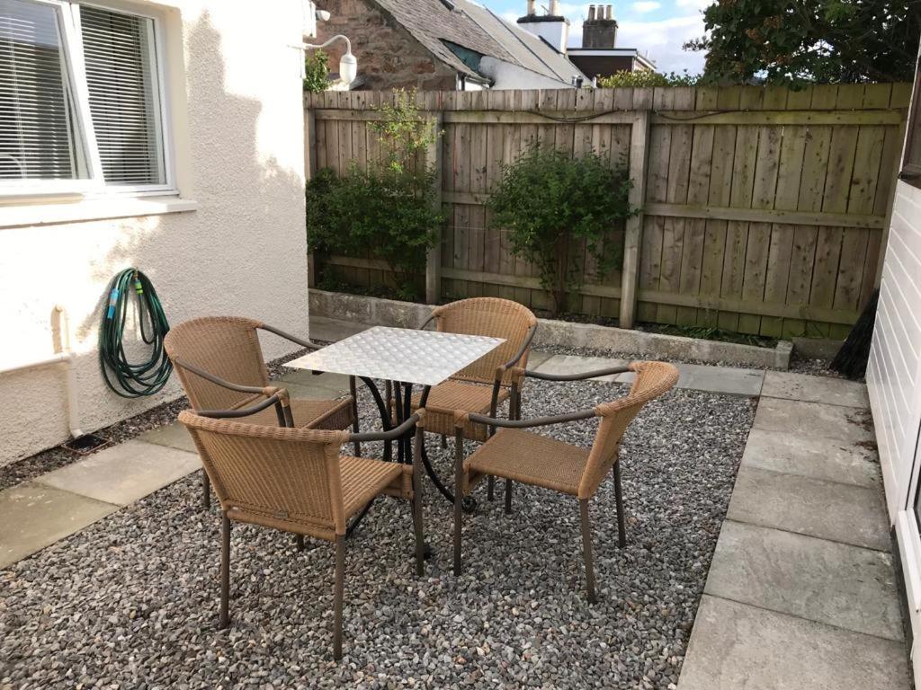 No 10 The Cottage Inverness Bagian luar foto
